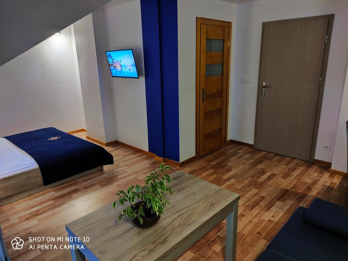 Pokoje Goscinne Pod Kasztanami Łeba Esterno foto
