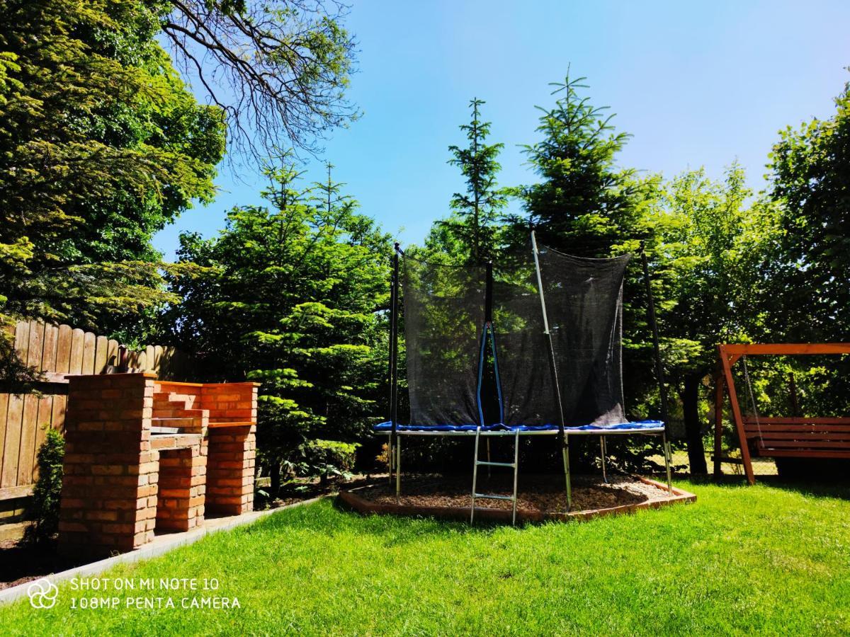 Pokoje Goscinne Pod Kasztanami Łeba Esterno foto