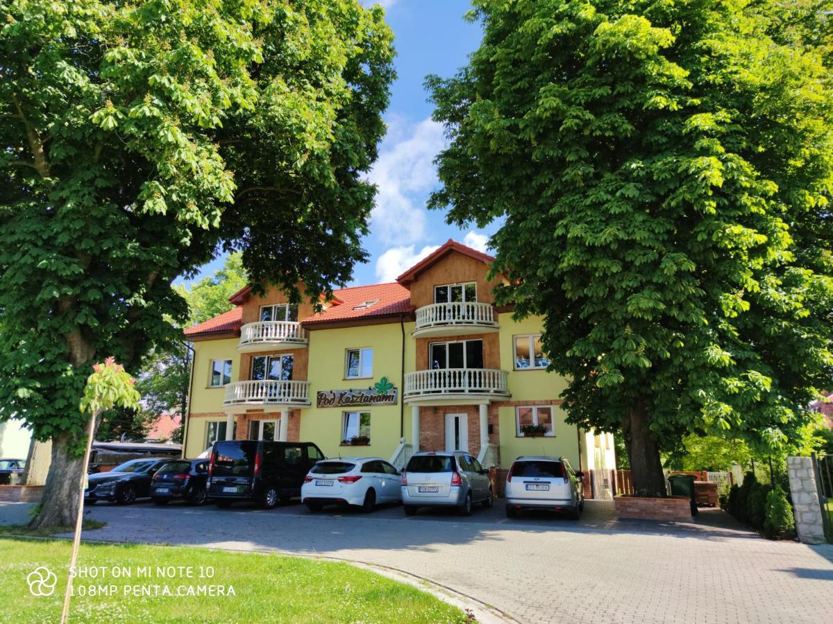 Pokoje Goscinne Pod Kasztanami Łeba Esterno foto