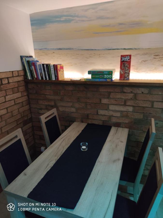 Pokoje Goscinne Pod Kasztanami Łeba Esterno foto